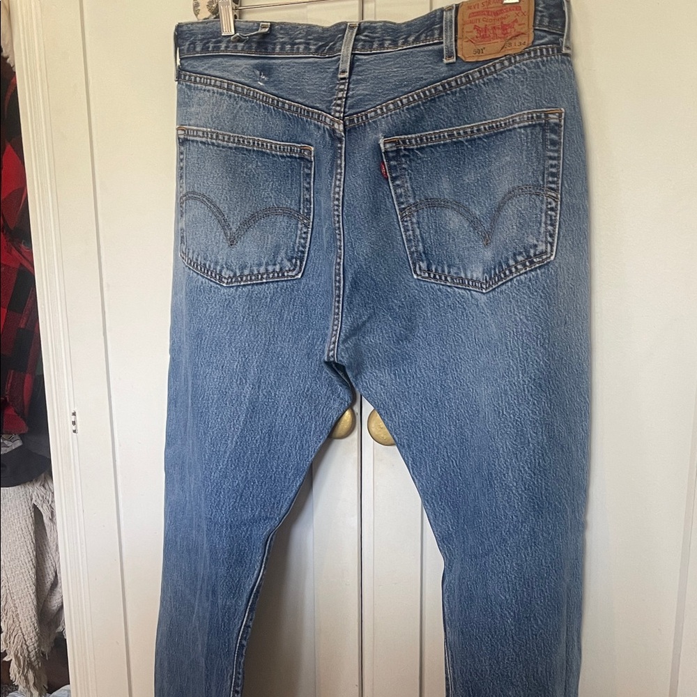 Vintage red tab Levi's Straight Leg Faded Blue Jeans - Picture 6 of 6